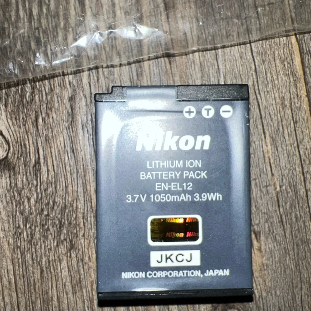 Nikon Coolpix S640 12.2MP Digital Point & Shoot Camera Tested NO CHARGER